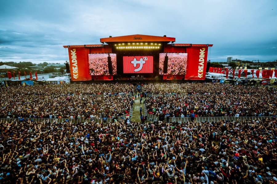 The Wombats give us nostalgic vibes on the Main Stage