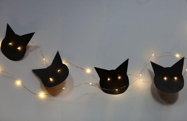 Cat-Fairy-Lights-Halloween-Party-Hacks